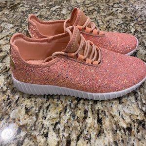 Glittery Size 8 Tennis Shoes